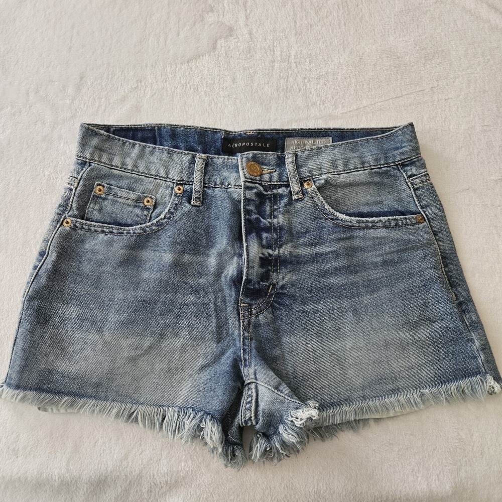 Aeropostale Short Women 6 High Waisted Aero Cheeky‎ Medium Wash Frey Hem Summer